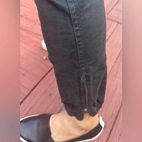 Revolve Nili Lotan Black Cropped Cargo Joggers, Ankle Zippers, Knee Details, 2 - Picture 6 of 13